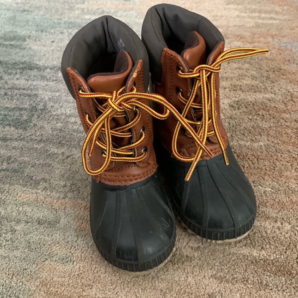 Gap kids Thinsulate duck winter boots